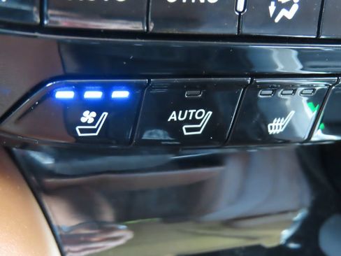 Used 2024 Acura MDX SH-AWD w/ Advance Package image 9