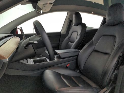 Used 2021 Tesla Model Y Long Range AWD/4WD image 16
