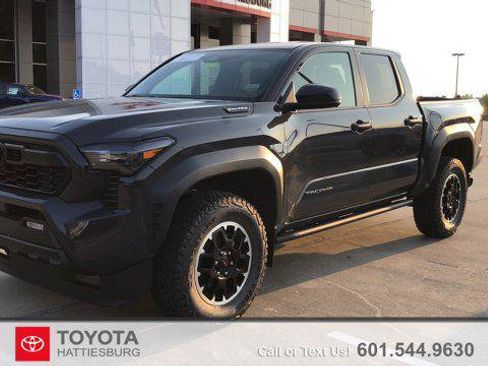 Certified 2024 Toyota Tacoma TRD Off-Road image 1