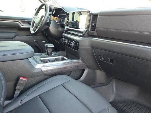 Used 2025 Chevrolet Silverado 1500 LTZ w/ LTZ Premium Package image 17