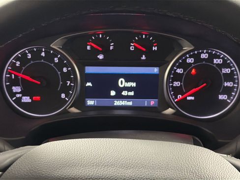 Used 2024 GMC Terrain SLT w/ Elevation Edition image 17