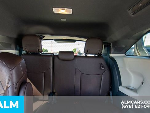 Used 2023 Toyota Sienna Platinum image 15