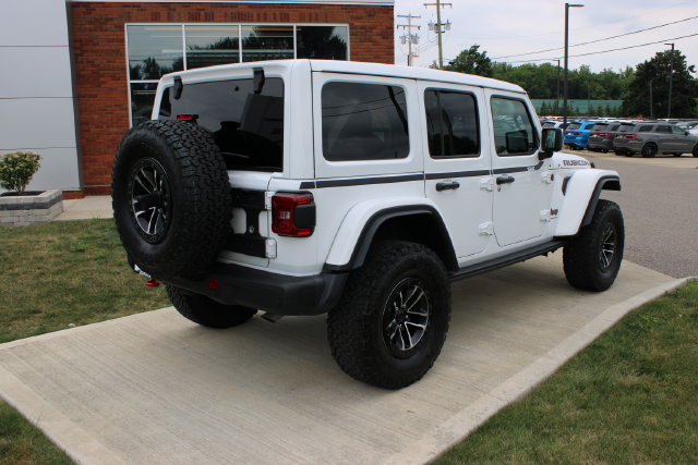 Used 2025 Jeep Wrangler Unlimited Rubicon AWD/4WD image 37