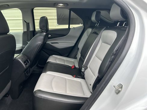 Used 2019 Chevrolet Equinox Premier image 12