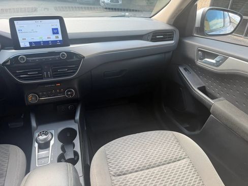 Used 2020 Ford Escape SE FWD image 12