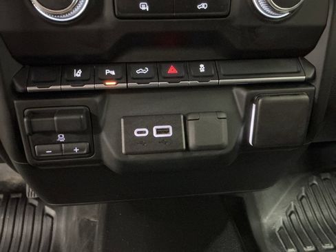 Used 2024 GMC Sierra 2500 Pro w/ Fleet Convenience Package image 18