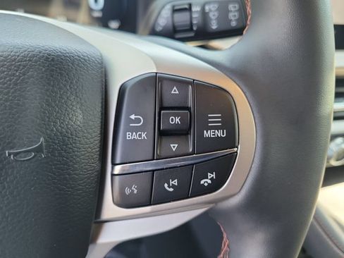 Used 2026 Ford Explorer Active w/ Active Comfort Package RWD image 6