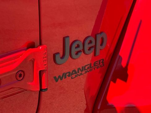 Used 2021 Jeep Wrangler Unlimited Rubicon AWD/4WD image 10