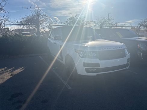 Used 2016 Land Rover Range Rover HSE image 1