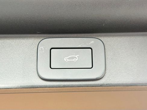 New 2026 Land Rover Range Rover Autobiography AWD/4WD image 12