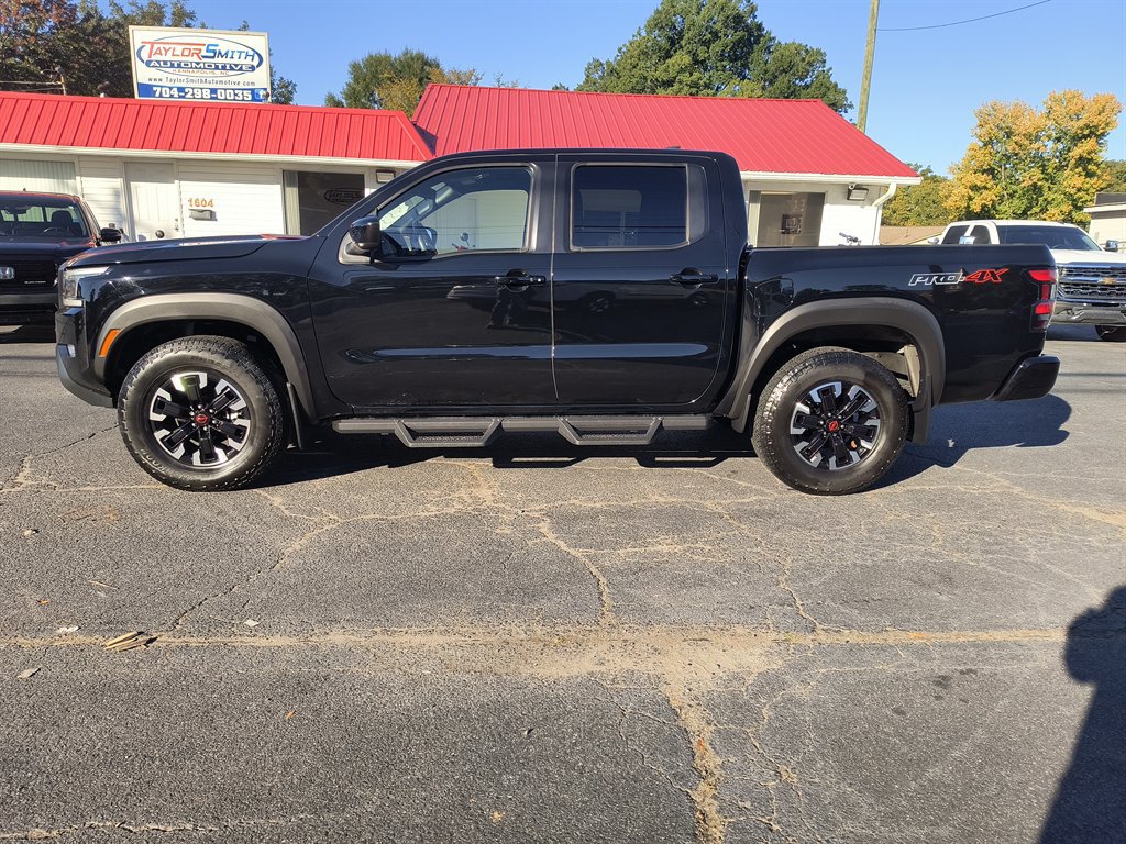 Used 2023 Nissan Frontier PRO-4X w/ Technology Package AWD/4WD image 2