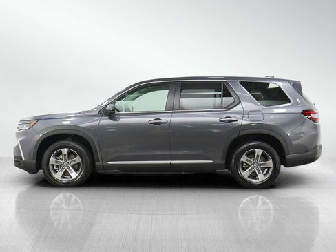 Used 2025 Honda Pilot EX-L image 2