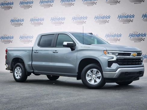 Used 2025 Chevrolet Silverado 1500 LT image 2