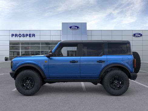 New 2025 Ford Bronco Badlands image 3