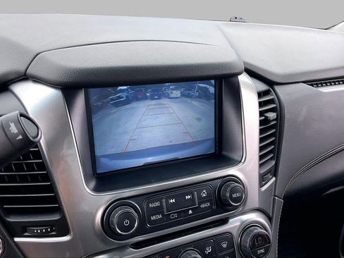 Used 2020 Chevrolet Tahoe LT w/ Luxury Package RWD image 26