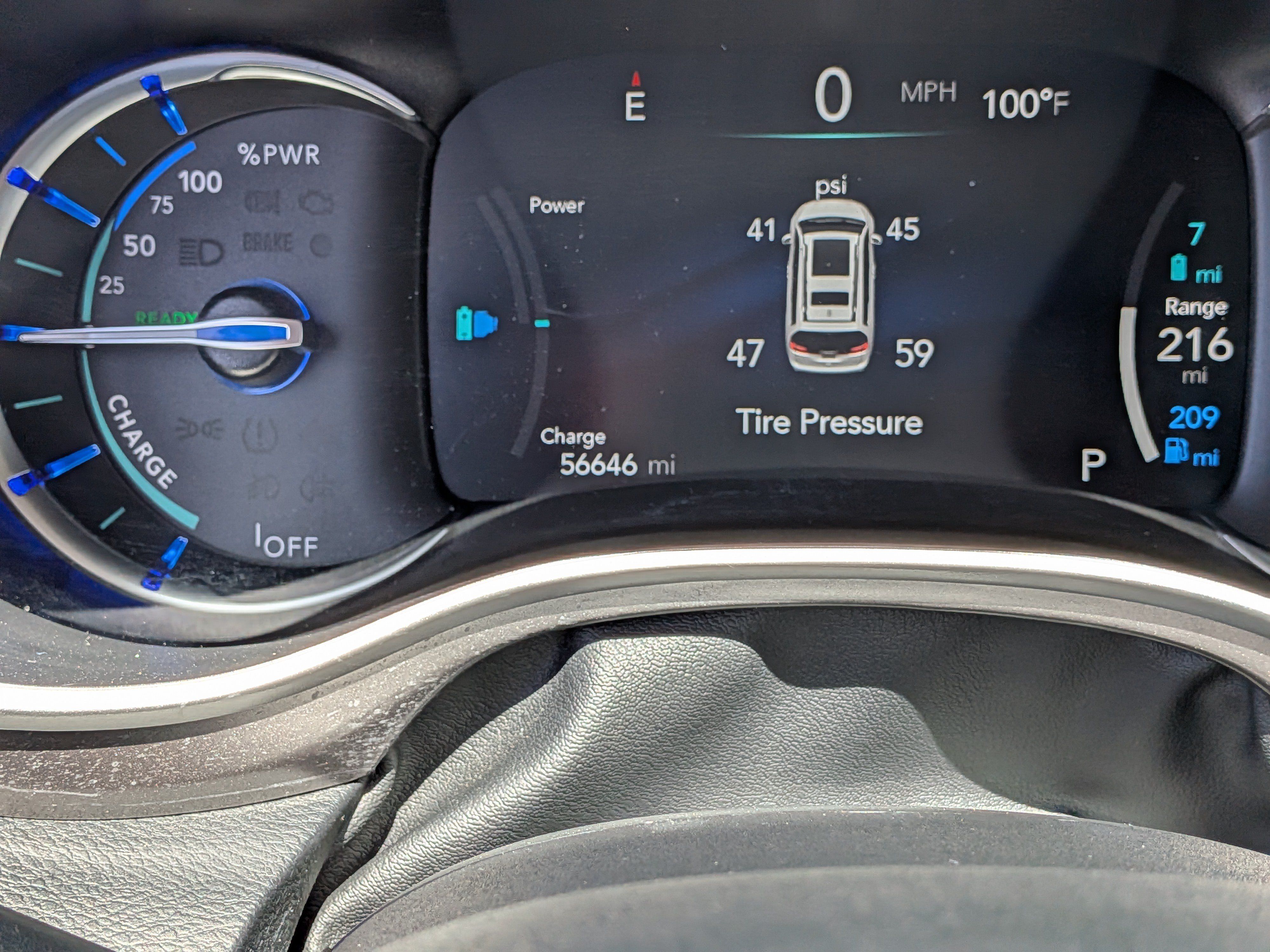 Used 2024 Chrysler Pacifica Limited FWD image 30