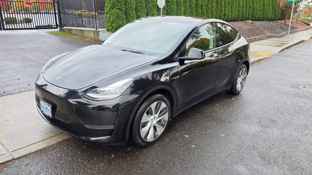 Used 2020 Tesla Model Y Long Range AWD/4WD image 1