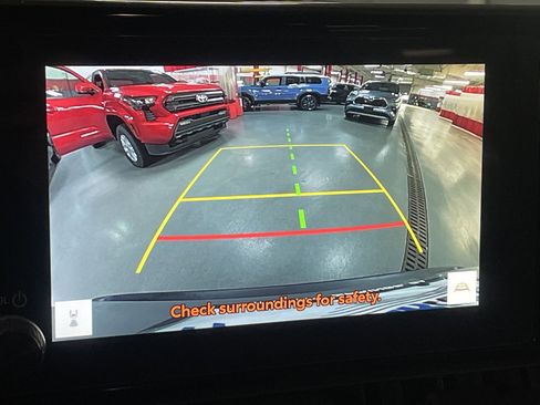 Used 2025 Toyota RAV4 XLE image 25