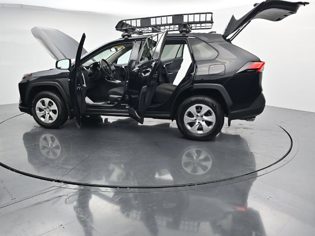 Used 2023 Toyota RAV4 LE AWD/4WD image 43