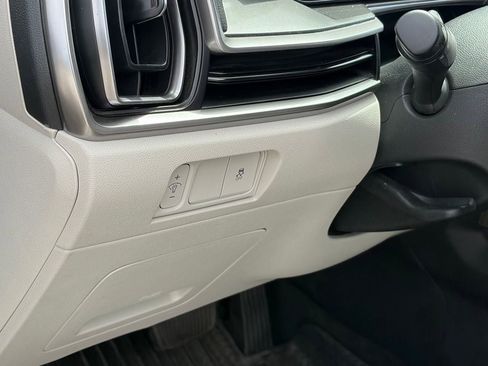 Used 2025 Kia Sorento S w/ Panoramic Sunroof Package FWD image 8