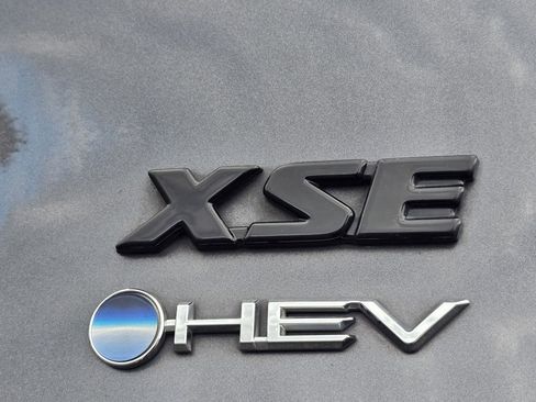 Used 2025 Toyota RAV4 XSE w/ Advanced Technology Package AWD/4WD image 29