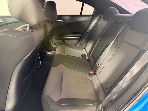 Used 2019 Dodge Charger SXT RWD image 18