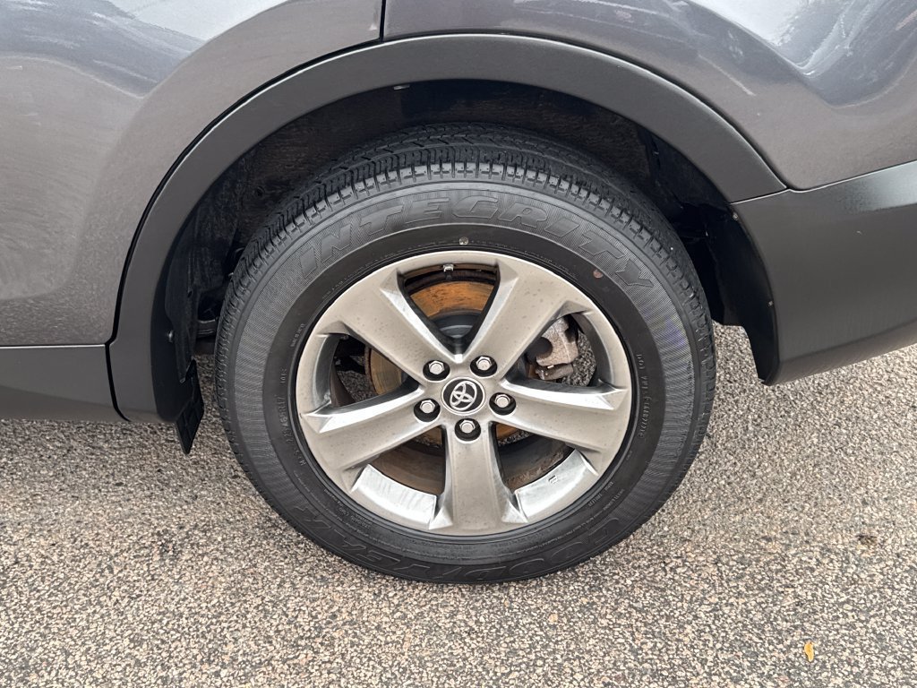 Used 2015 Toyota RAV4 XLE AWD/4WD image 41