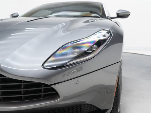Used 2017 Aston Martin DB11 V12 RWD image 22