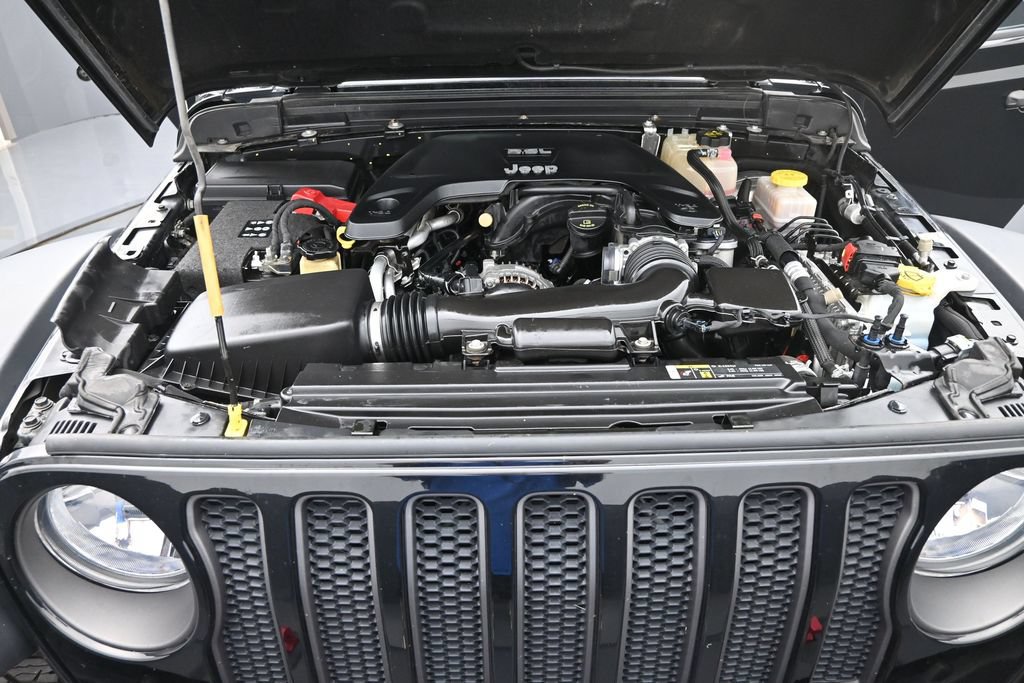 Used 2018 Jeep Wrangler Unlimited Rubicon w/ Dual Top Group AWD/4WD image 40