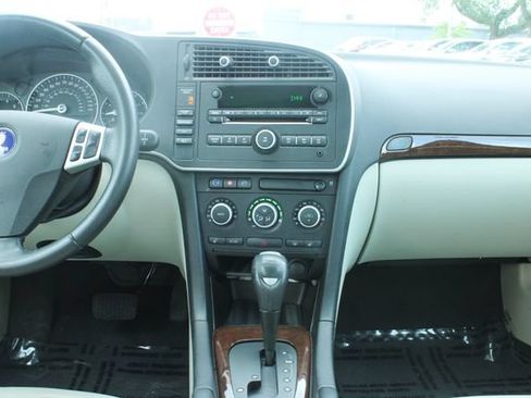 Used 2008 Saab 9-3 2.0T w/ Moonroof Package FWD image 17