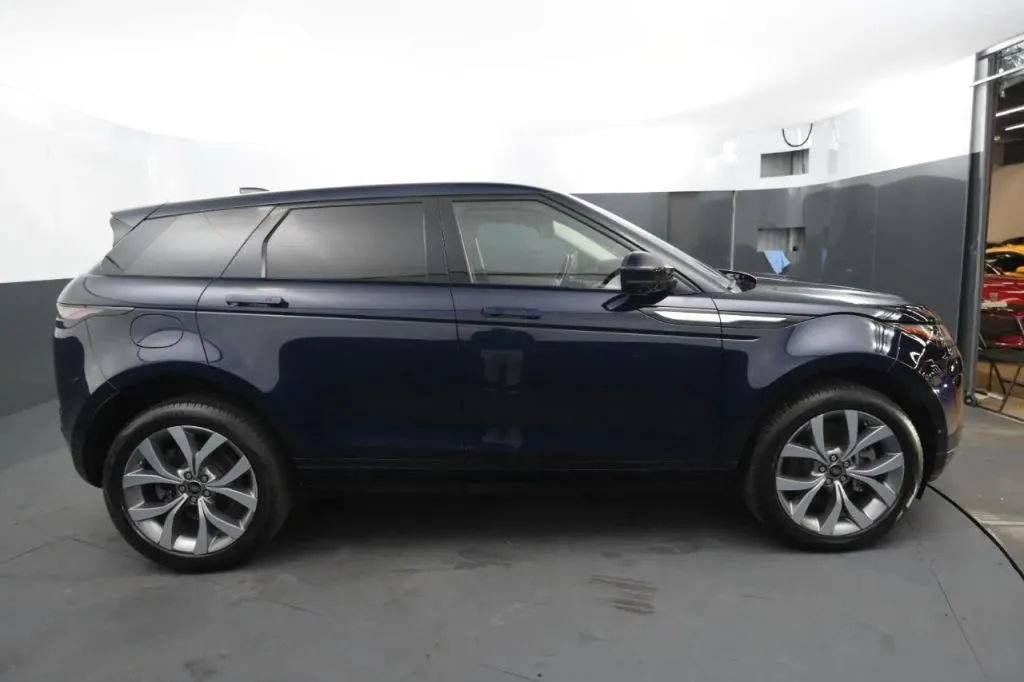 Used 2021 Land Rover Range Rover Evoque SE AWD/4WD image 6