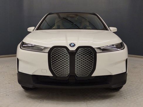 Used 2023 BMW iX xDrive50 AWD/4WD image 5