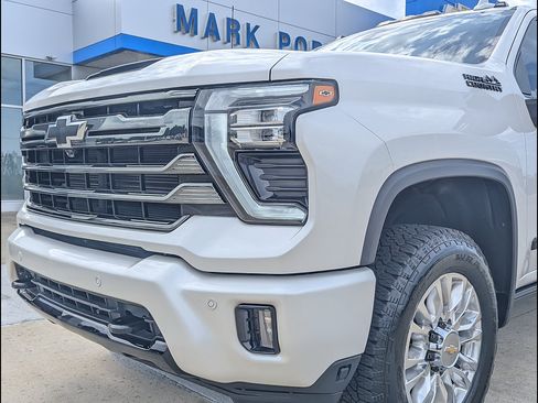 Used 2024 Chevrolet Silverado 2500 High Country w/ High Country Premium Package AWD/4WD image 12