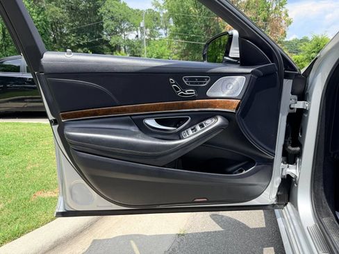 Used 2016 Mercedes-Benz S 550 4MATIC Sedan image 17