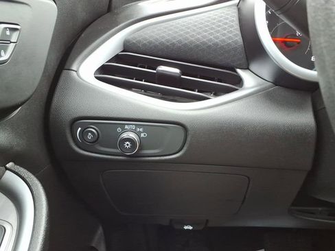 Used 2023 Chevrolet Malibu LT image 14