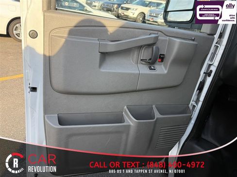 Used 2023 GMC Savana 2500 RWD image 19