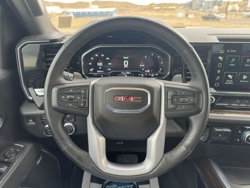 Used 2025 GMC Sierra 1500 Elevation w/ Preferred Package AWD/4WD image 8