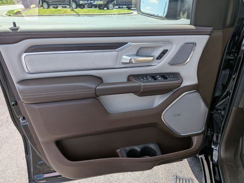 Used 2026 RAM 1500 Laramie AWD/4WD image 10