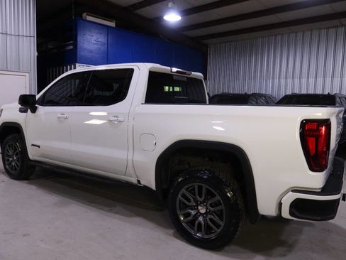 Used 2022 GMC Sierra 1500 AT4 w/ AT4 Premium Package image 2