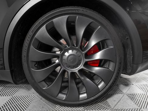Used 2024 Tesla Model Y Performance AWD/4WD image 35