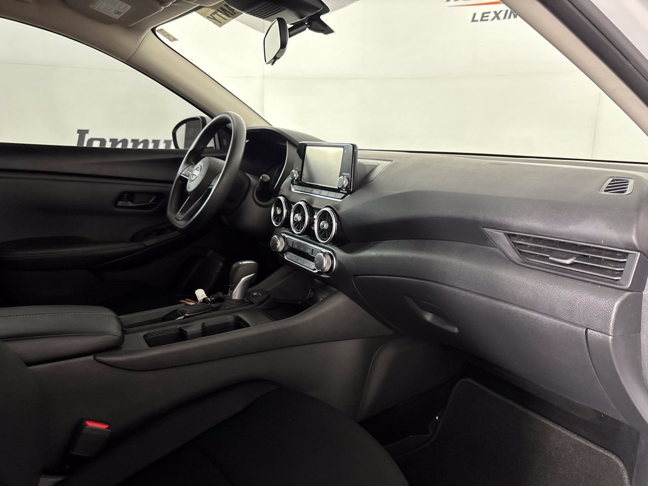 Used 2025 Nissan Sentra S FWD image 30