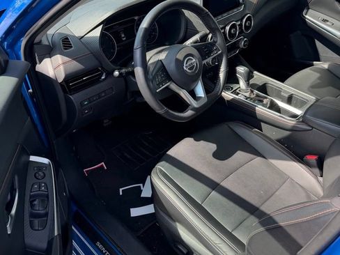 Certified 2022 Nissan Sentra SR w/ SR Premium Package FWD image 7