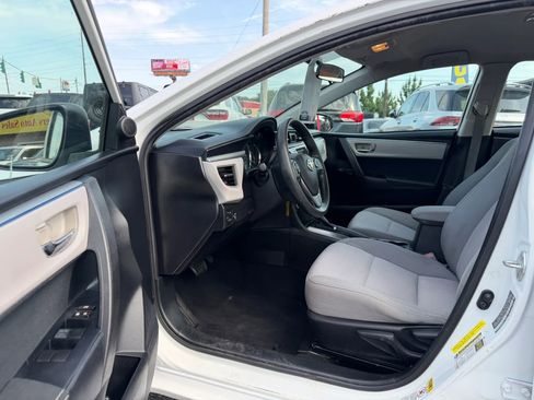 Used 2015 Toyota Corolla LE FWD image 4