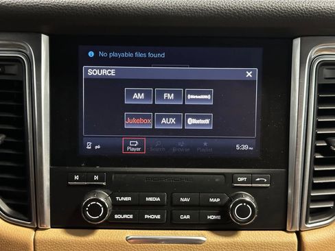 Used 2017 Porsche Macan image 40