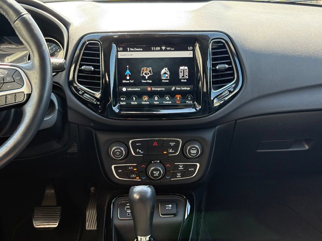 Used 2018 Jeep Compass Limited w/ Navigation Group FWD image 13