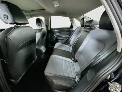 Used 2025 Volkswagen Jetta SE FWD image 27