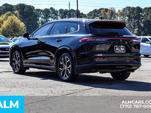 Used 2025 Toyota Crown Signia image 7