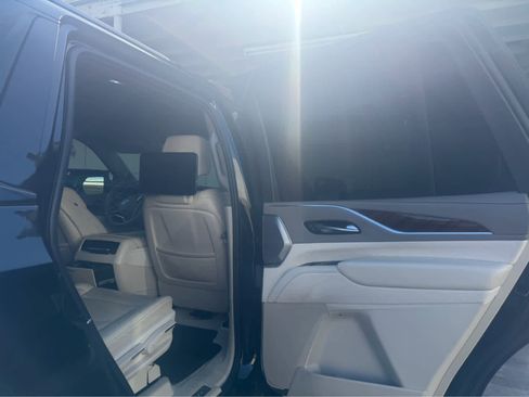 Used 2023 Cadillac Escalade Sport Platinum AWD/4WD image 6