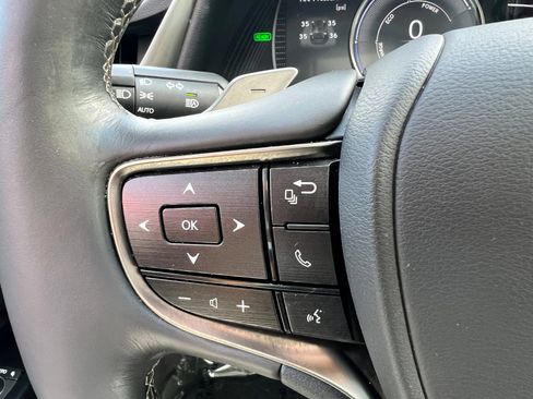 Used 2020 Lexus ES 300h w/ Premium Package FWD image 35