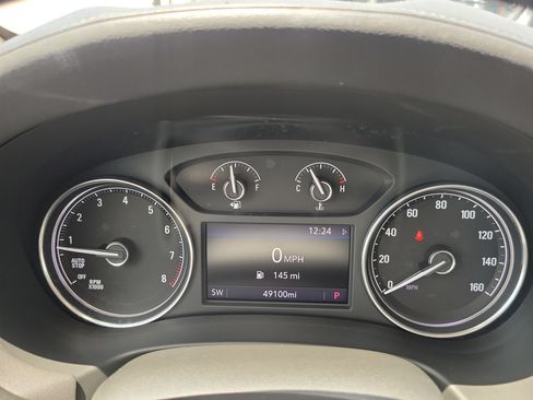 Used 2022 Buick Enclave Essence FWD image 29